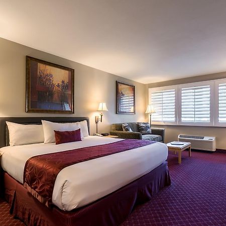 Grand Vista Hotel Simi Valley Exterior photo