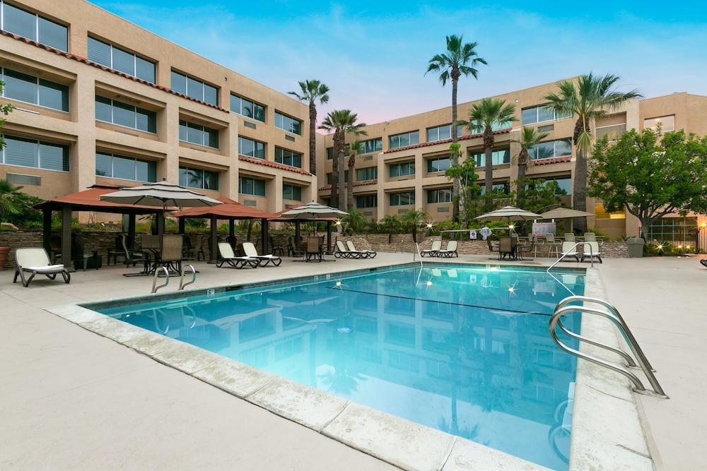 Grand Vista Hotel Simi Valley Exterior photo