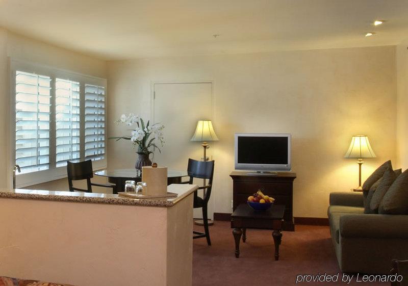 Grand Vista Hotel Simi Valley Room photo